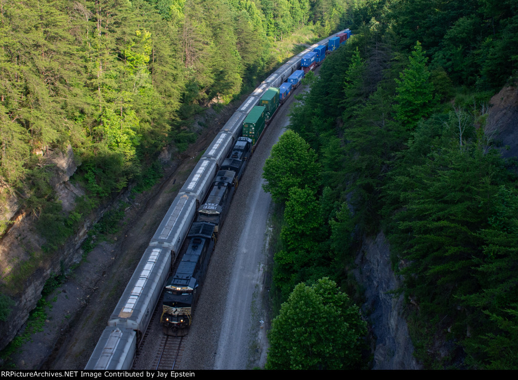 29A passes a grain train at Keno Road